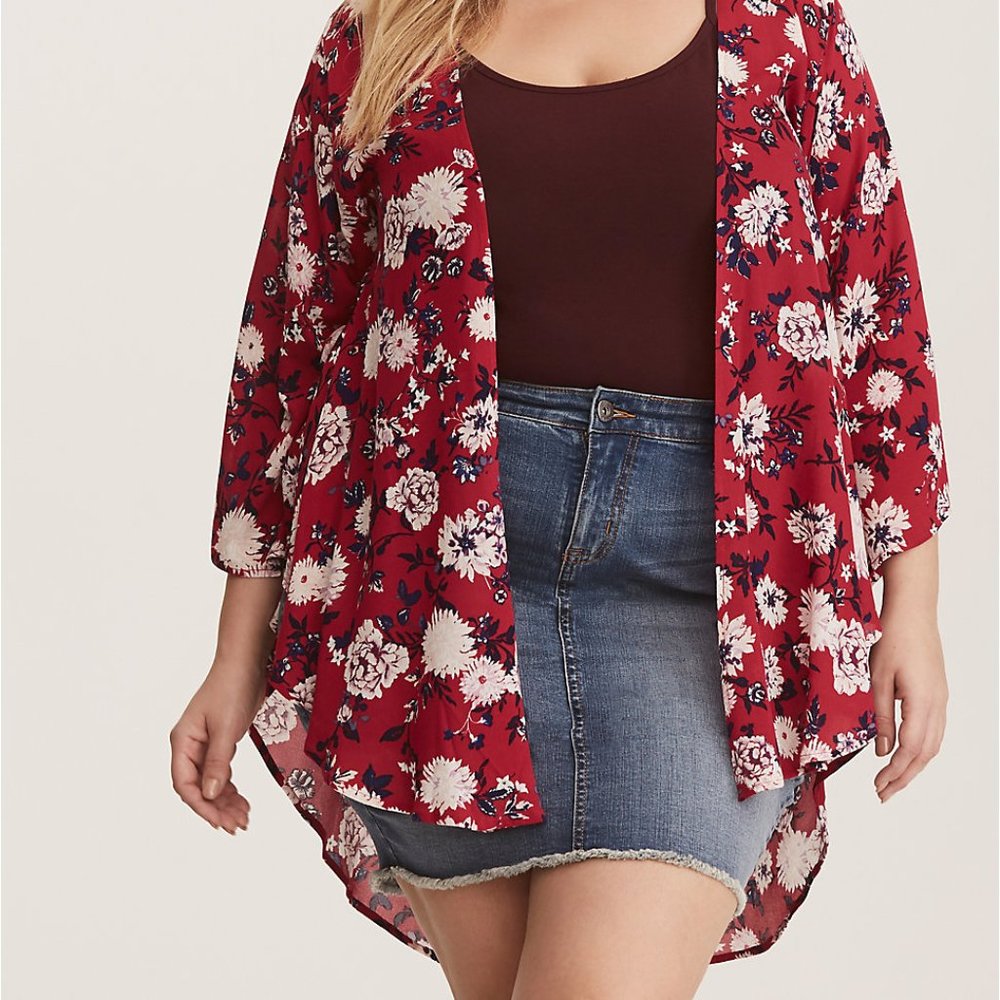 Red Rouge Floral Shirttail Kimono ** Size 1/2